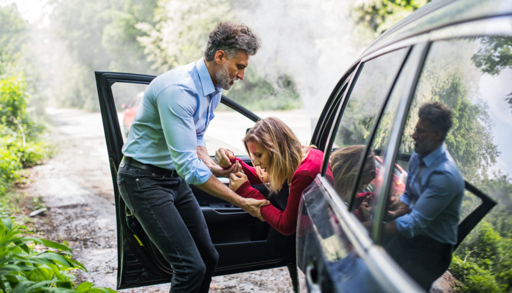 helping after car crash